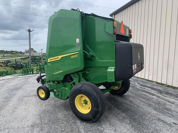 Image of John Deere 451M Silage Special equipment image 1