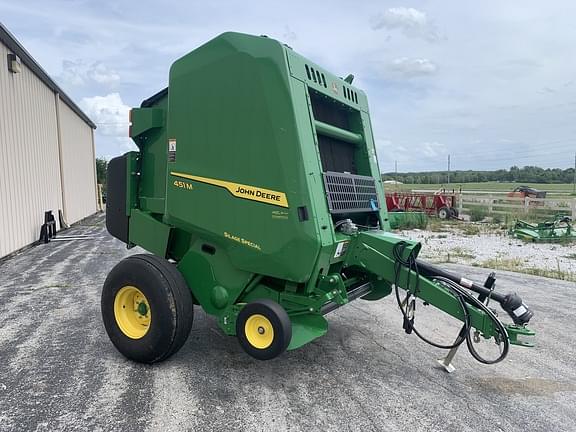 Image of John Deere 451M Silage Special equipment image 2