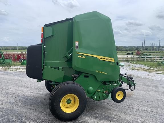 Image of John Deere 451M Silage Special equipment image 3