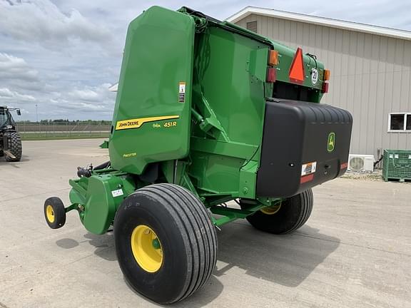 Image of John Deere 451R equipment image 4