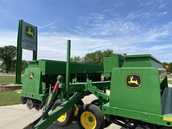 Image of John Deere 455 equipment image 1