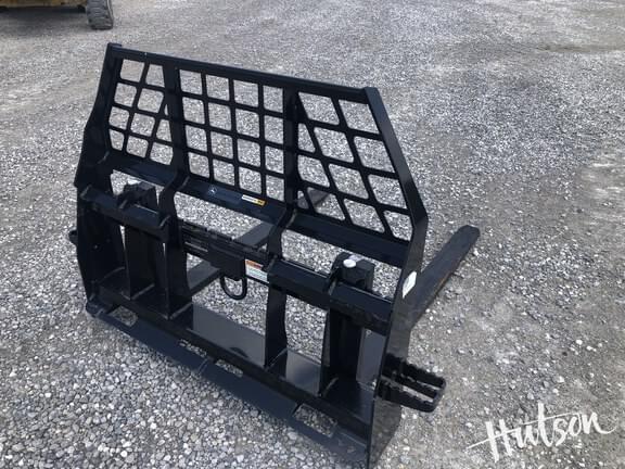 Image of John Deere Pallet Forks equipment image 3