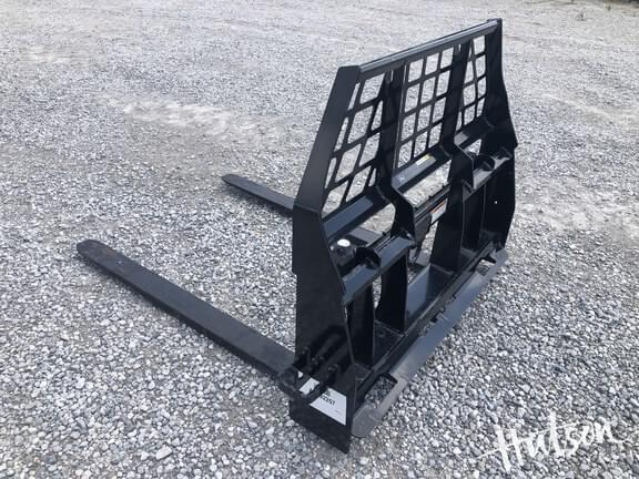 Image of John Deere Pallet Forks equipment image 1