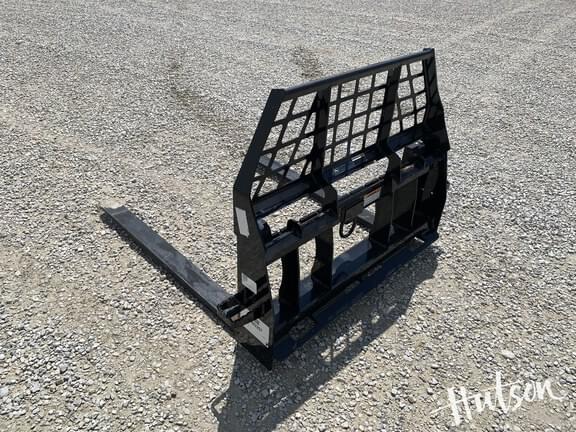 Image of John Deere Pallet Forks equipment image 1