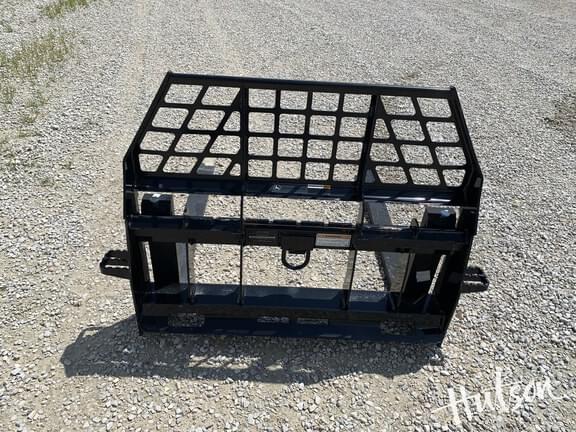 Image of John Deere Pallet Forks equipment image 2