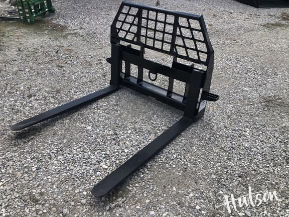 Image of John Deere Pallet Forks equipment image 2