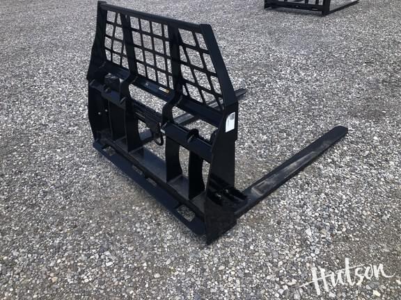 Image of John Deere Pallet Forks equipment image 3