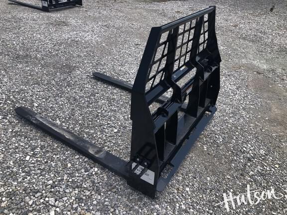 Image of John Deere Pallet Forks equipment image 2