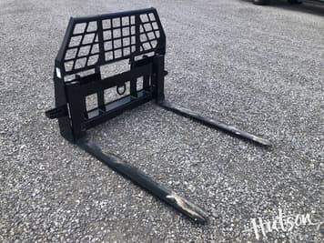 Main image John Deere Pallet Forks
