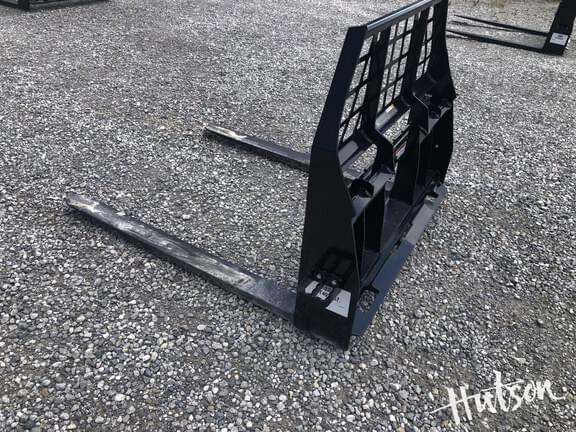 Image of John Deere Pallet Forks equipment image 1