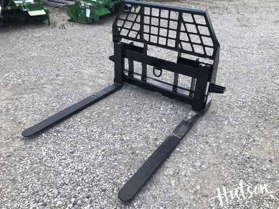 Image of John Deere Pallet Forks equipment image 3