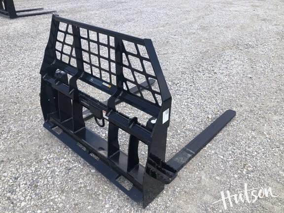 Image of John Deere Pallet Forks equipment image 2
