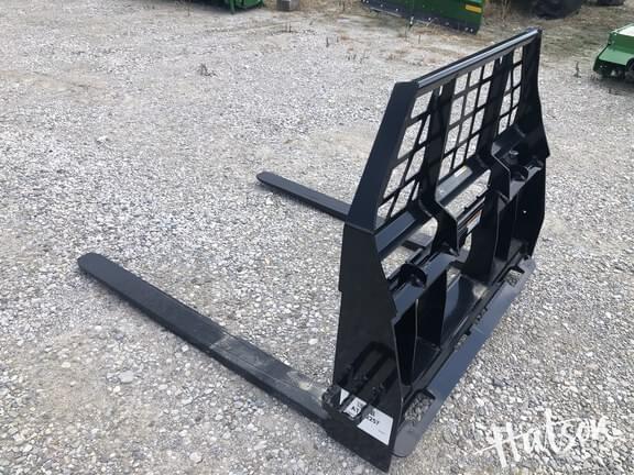 Image of John Deere Pallet Forks equipment image 1