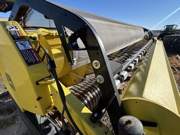 Image of John Deere 46R equipment image 2