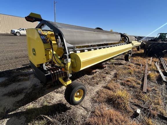 Image of John Deere 46R equipment image 3