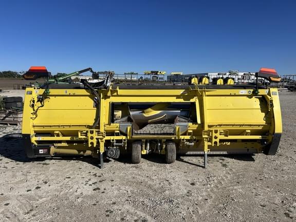 Image of John Deere 46R equipment image 4