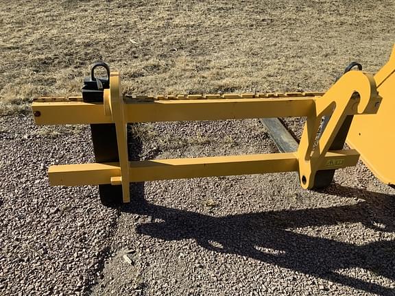 Image of John Deere Pallet Forks equipment image 2