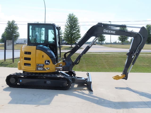 Image of John Deere 50P equipment image 3