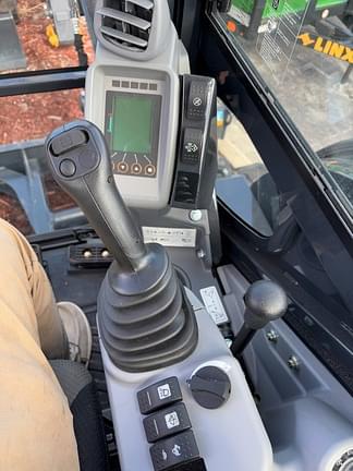 Image of John Deere 50P equipment image 3
