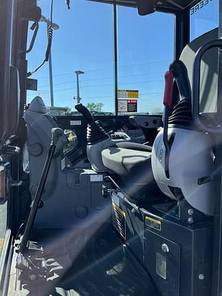 Image of John Deere 50P equipment image 4