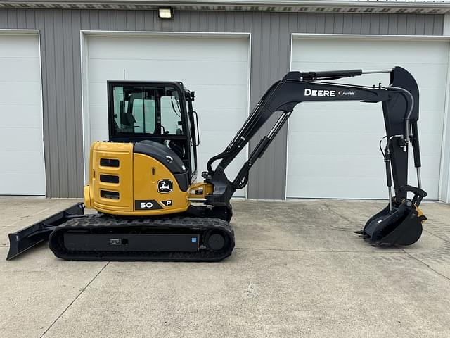 Image of John Deere 50P equipment image 4