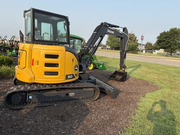 Image of John Deere 50P equipment image 2