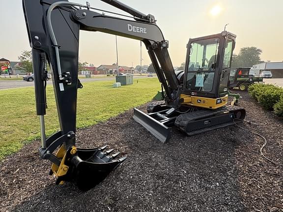 Image of John Deere 50P equipment image 2