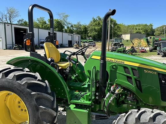 Image of John Deere 5050E equipment image 4