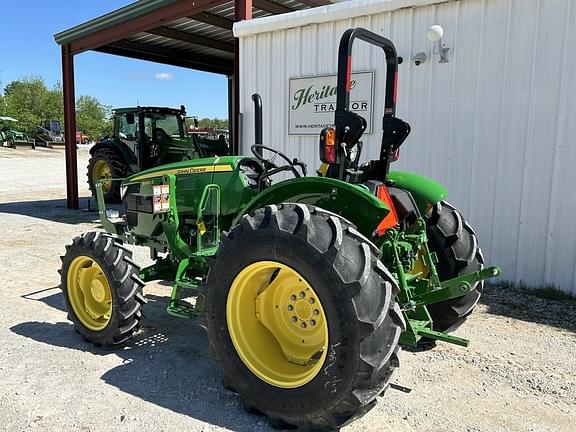 Image of John Deere 5050E equipment image 3