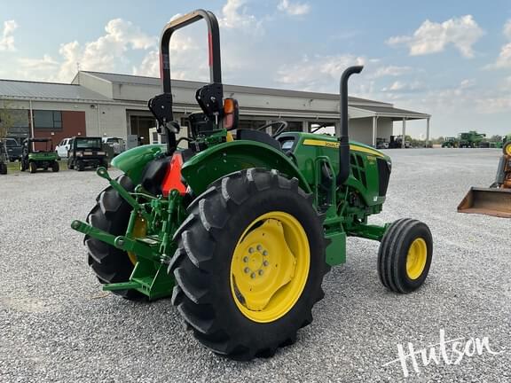Image of John Deere 5050E equipment image 4