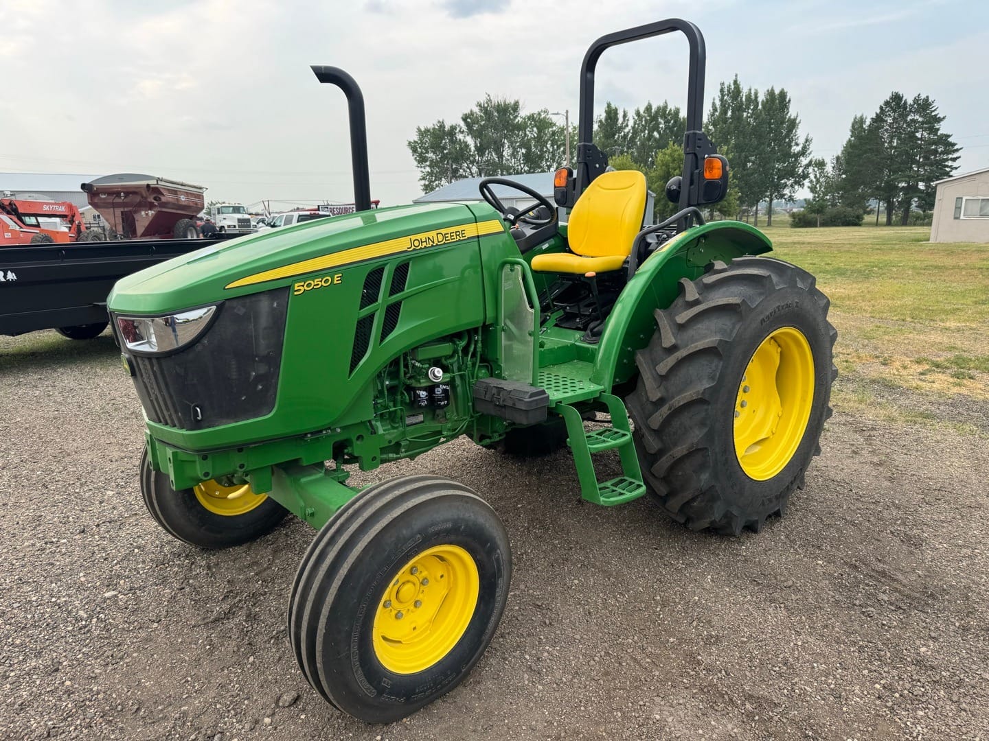 2024 John Deere 5050E Equipment Image0