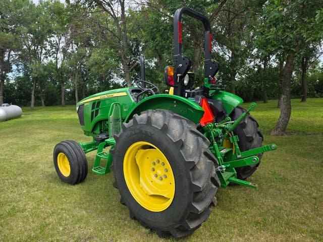 Image of John Deere 5050E equipment image 3
