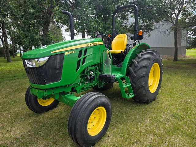 Image of John Deere 5050E equipment image 1