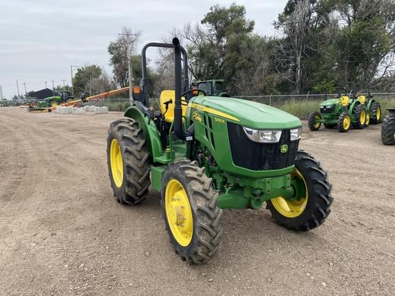 Image of John Deere 5050E equipment image 2
