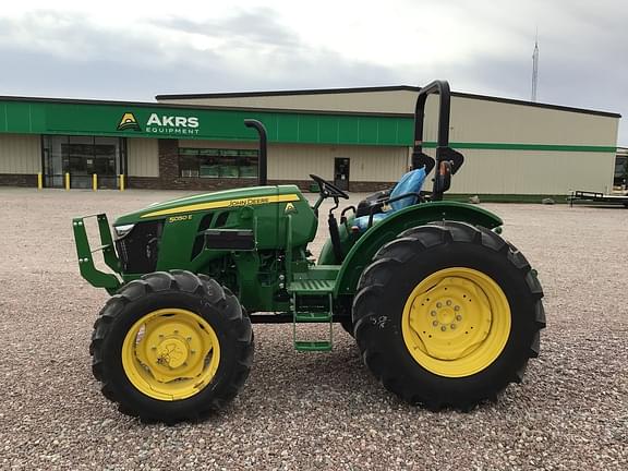 Image of John Deere 5050E equipment image 3