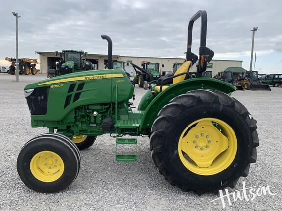 Image of John Deere 5050E equipment image 2