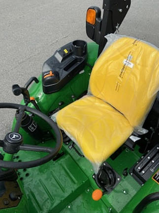 Image of John Deere 5050E equipment image 4