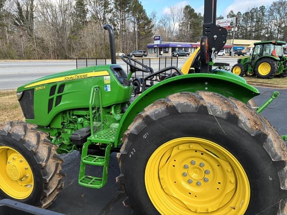 Image of John Deere 5050E equipment image 2