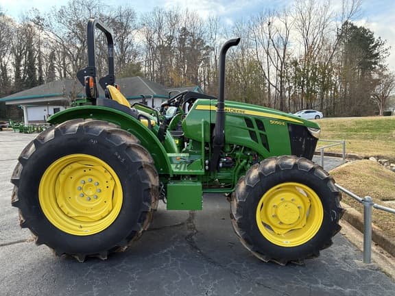 Image of John Deere 5050E equipment image 4