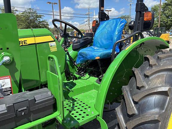 Image of John Deere 5050E equipment image 4
