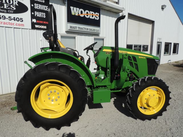 Image of John Deere 5050E equipment image 3