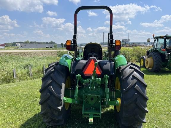 Image of John Deere 5050E equipment image 3