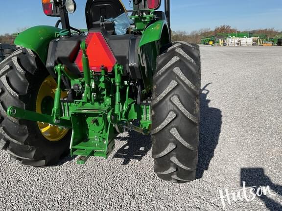 Image of John Deere 5050E equipment image 4