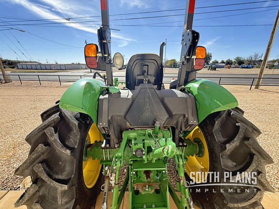 Image of John Deere 5050E equipment image 3