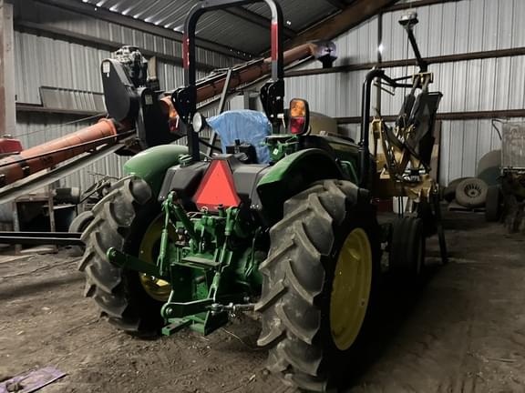 Image of John Deere 5050E equipment image 3