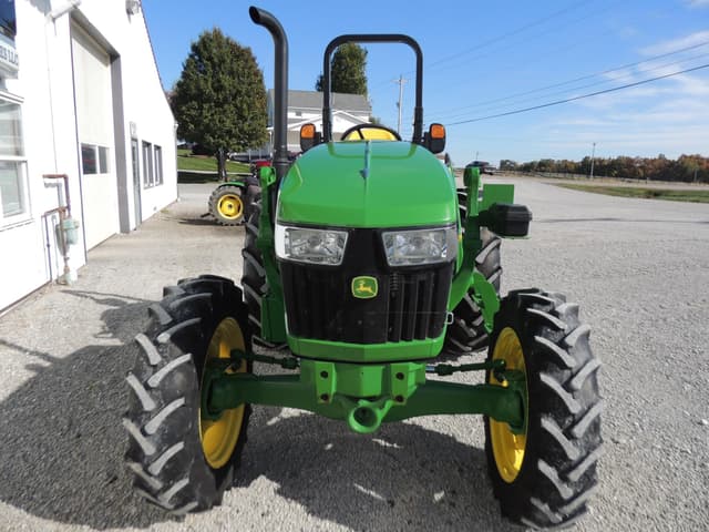 Image of John Deere 5050E equipment image 4