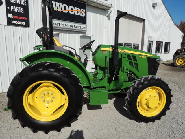 Image of John Deere 5050E equipment image 3