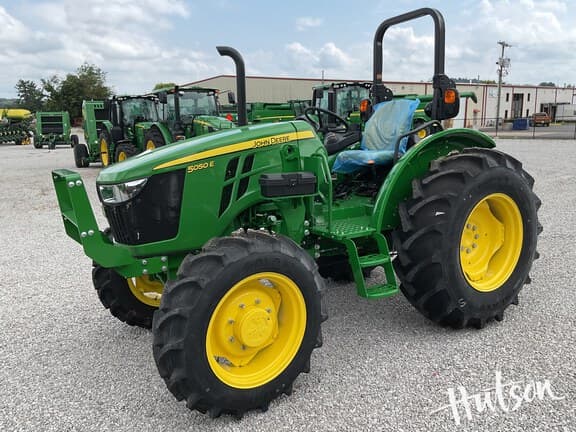 Image of John Deere 5050E equipment image 1