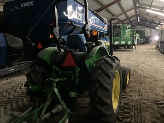 Image of John Deere 5050E equipment image 4