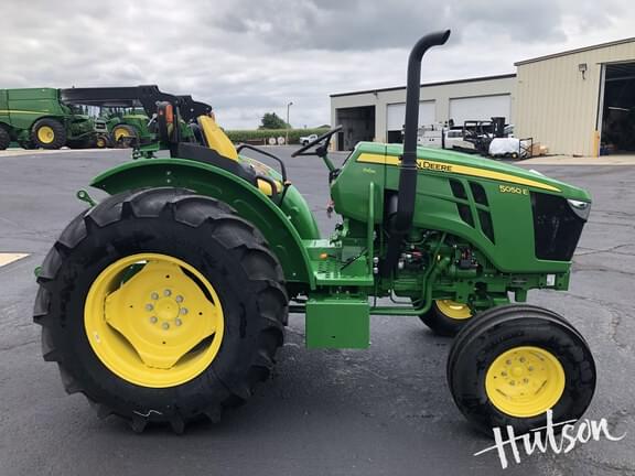 Image of John Deere 5050E equipment image 4